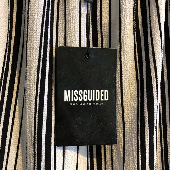 Boho b/w off shoulder striped dress - Picture 2 of 4